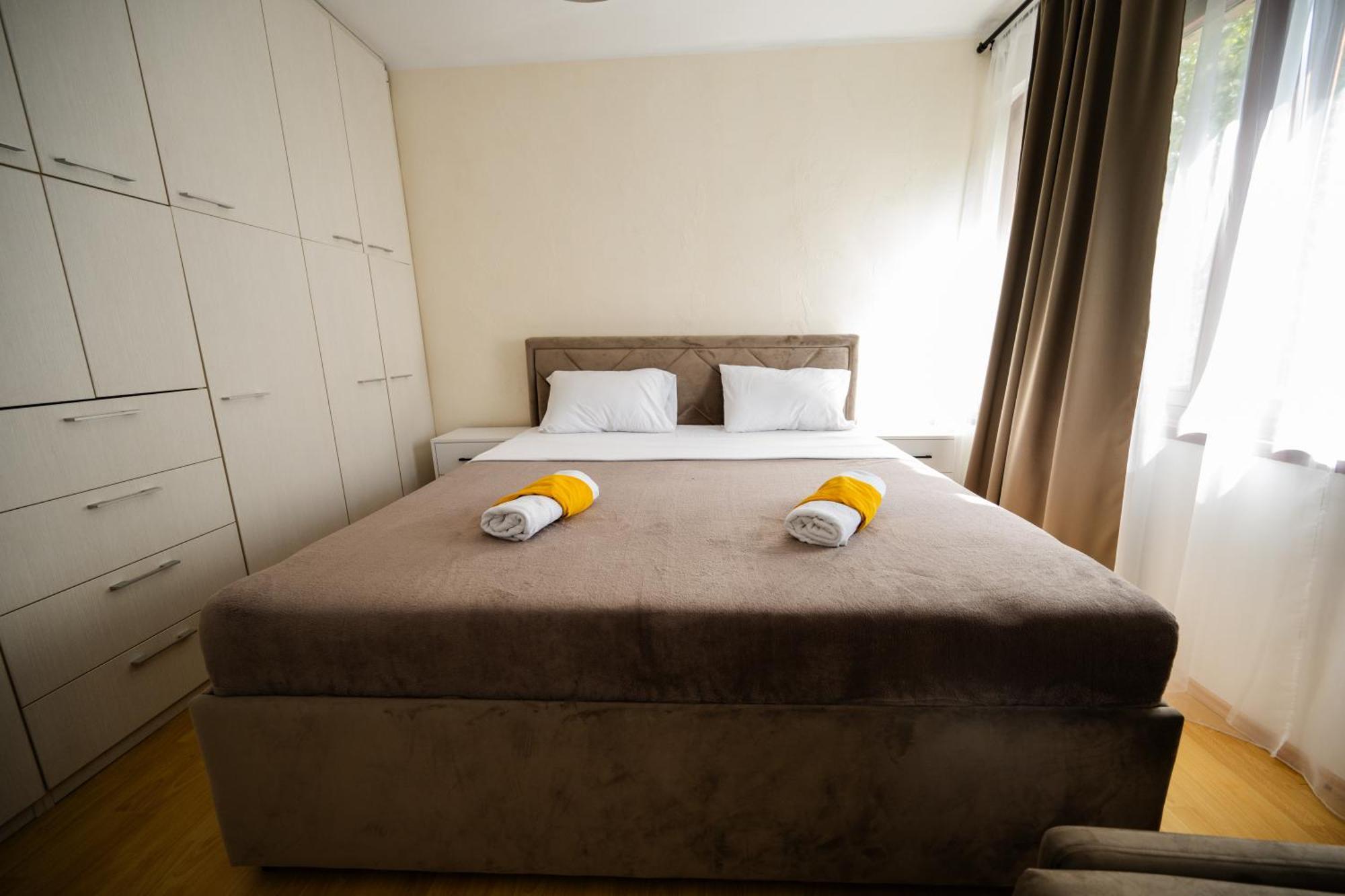 Cozy One-Bedroom Apartment Near City Center Sarajevo Bagian luar foto