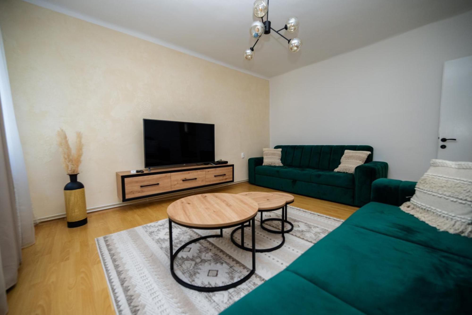 Cozy One-Bedroom Apartment Near City Center Sarajevo Bagian luar foto